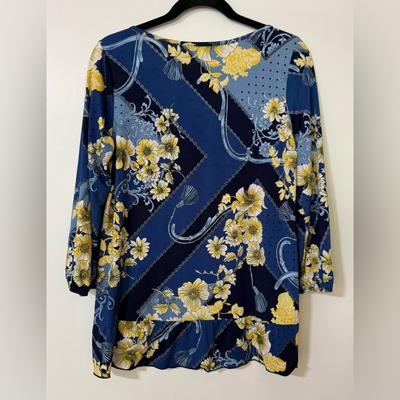 Espresso Navy and Yellow Floral Blouse - Picture 5 of 8